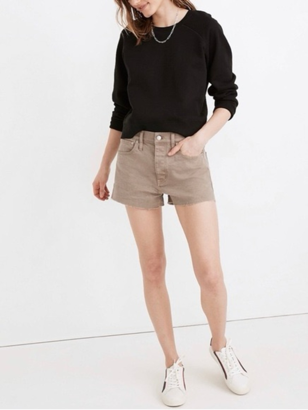 Madewell Relaxed Denim Shorts in botanical dyed Light Latte Size 29 raw hem